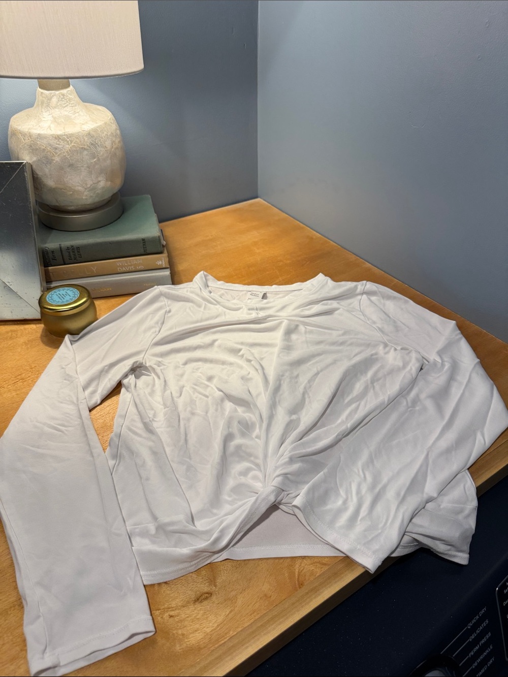 Sz M JoyLab White Twist-Front Long Sleeve Top